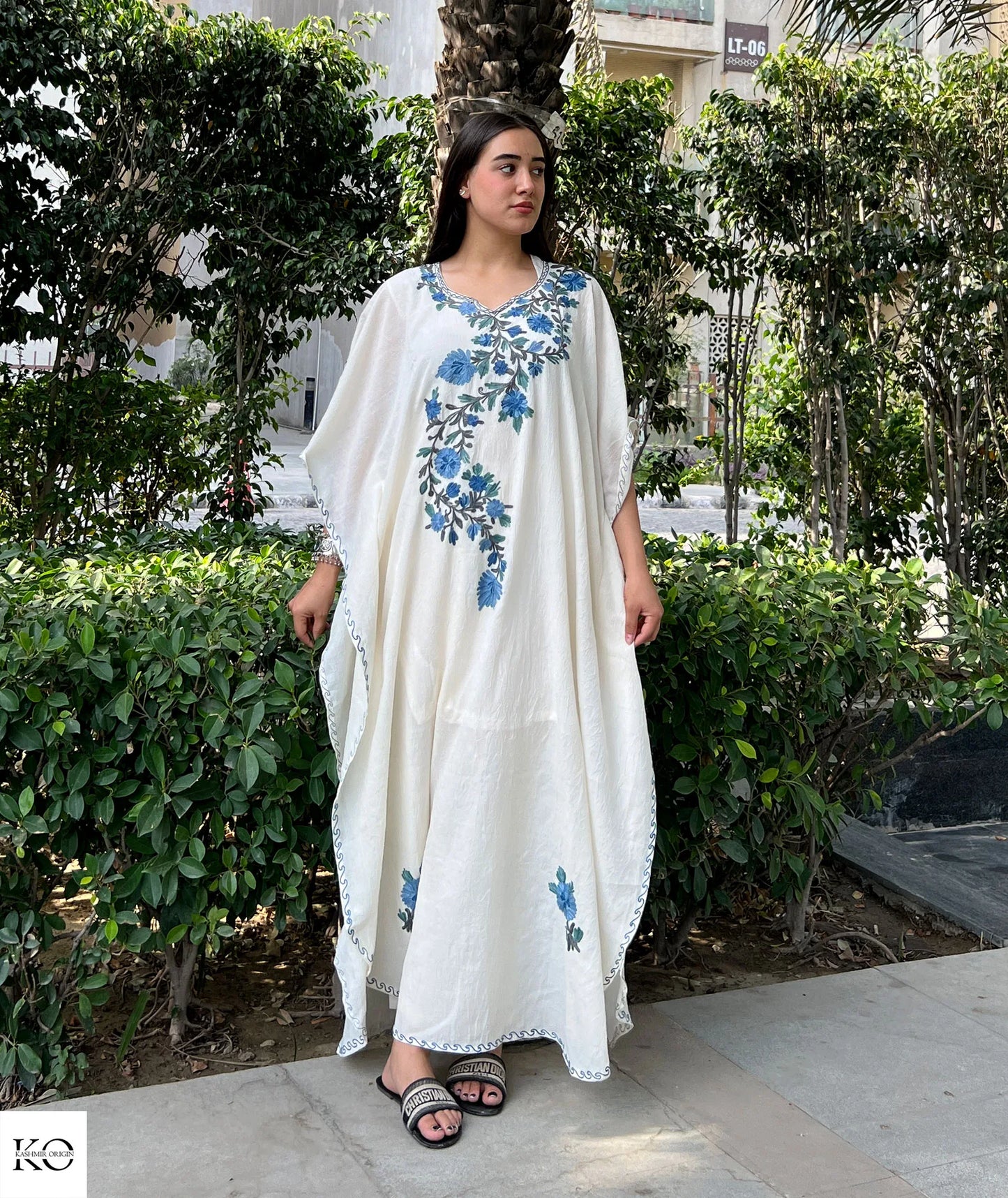 Blue Posh Thaer Design Embroidered White Cotton Kaftan