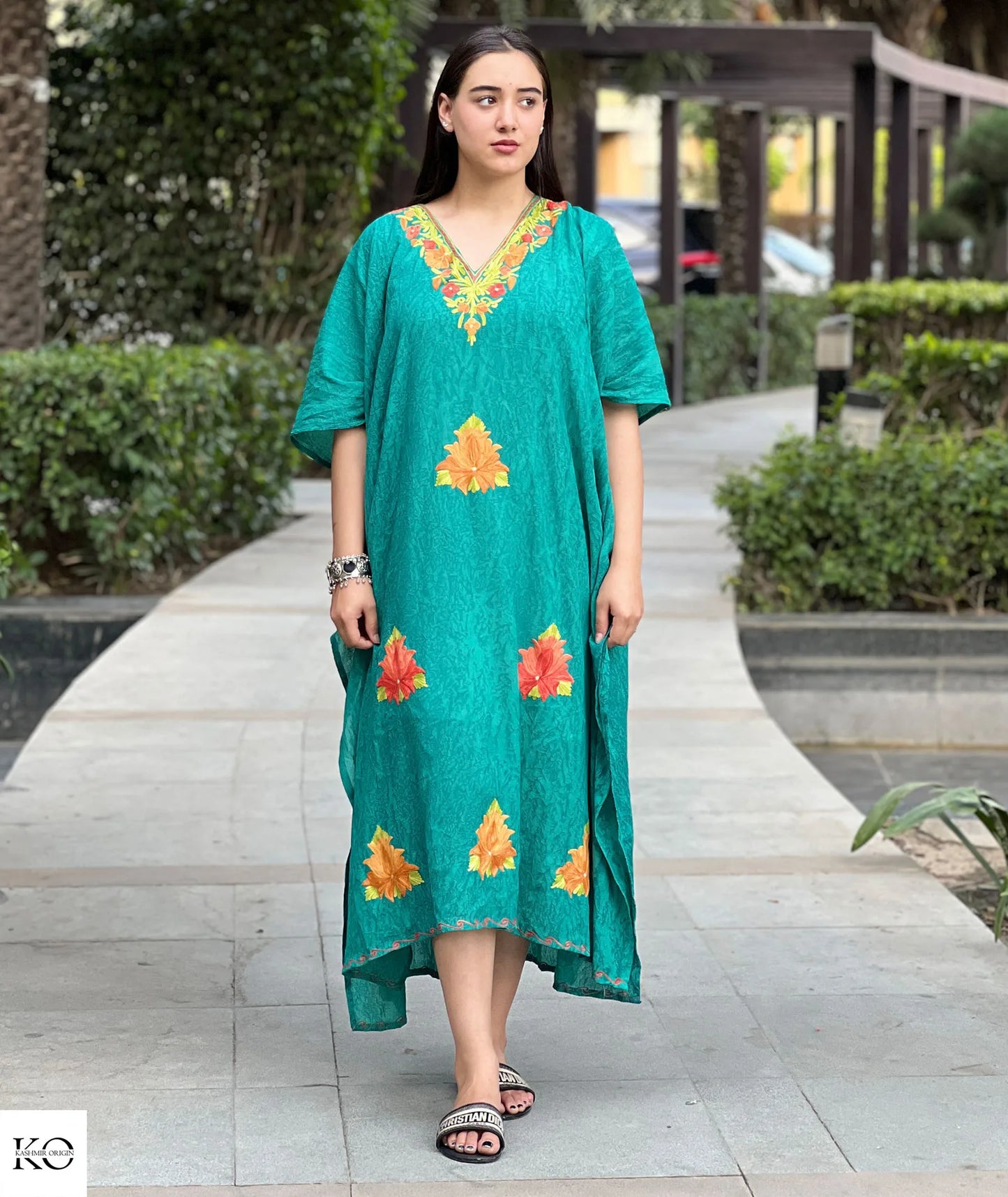 Green Bootidaar Embroidered Cotton Kaftan