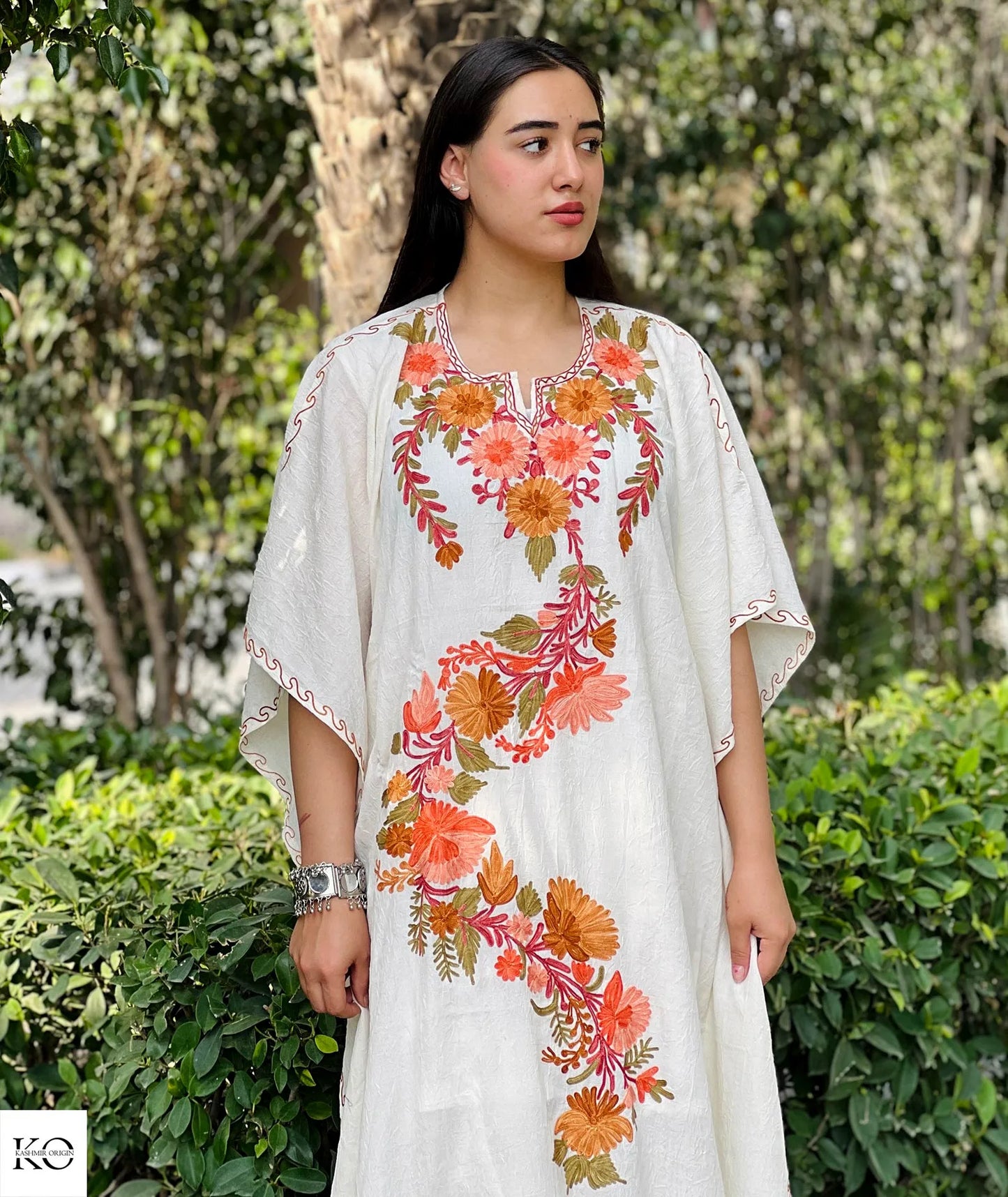 Posh Thaer Design Embroidered Creme Cotton Kaftan