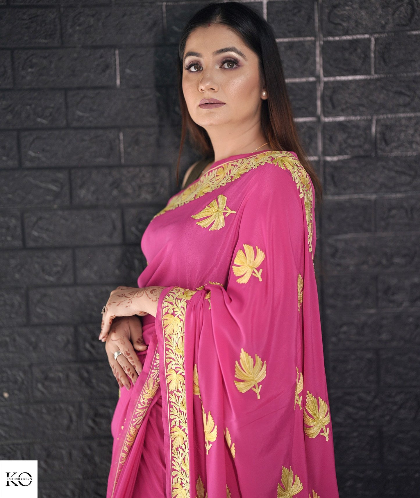 Pink Chinar Bootidaar Aari Embroidered Pure Crepe Saree