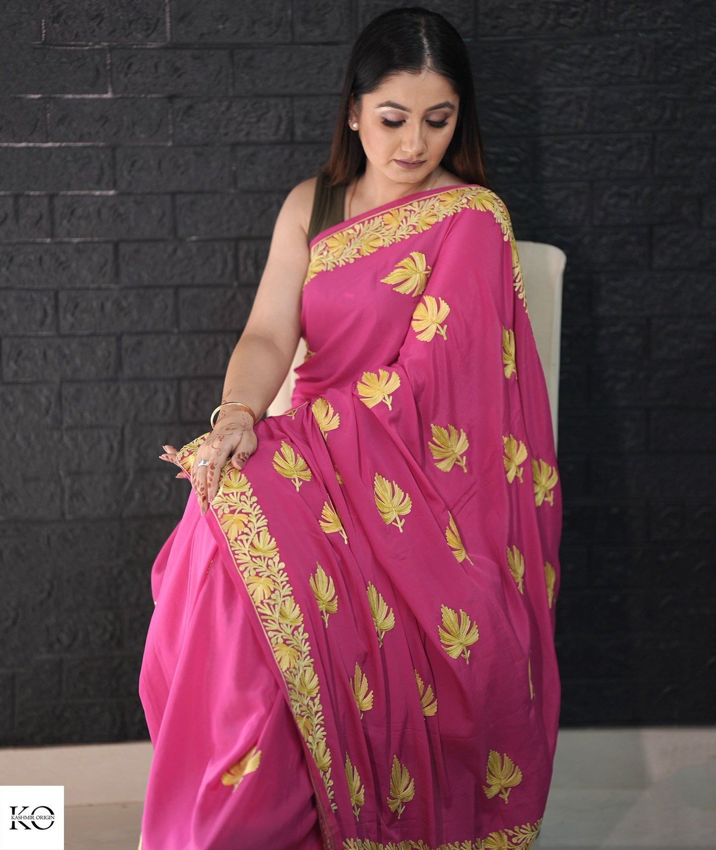 Pink Chinar Bootidaar Aari Embroidered Pure Crepe Saree