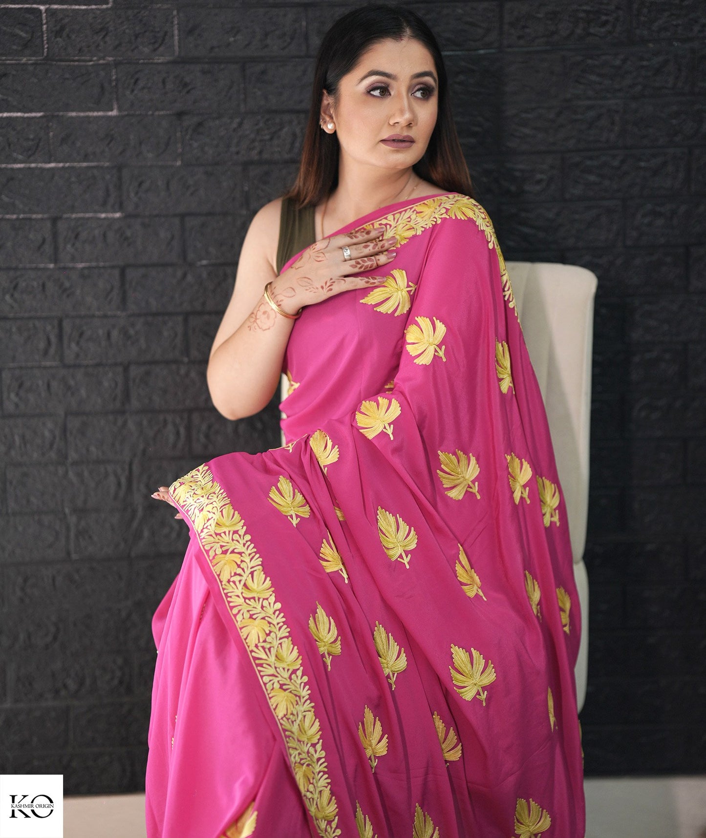 Pink Chinar Bootidaar Aari Embroidered Pure Crepe Saree