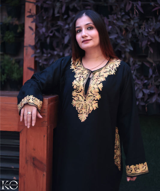 Black Border Aari & Zari Embroidered Pheran