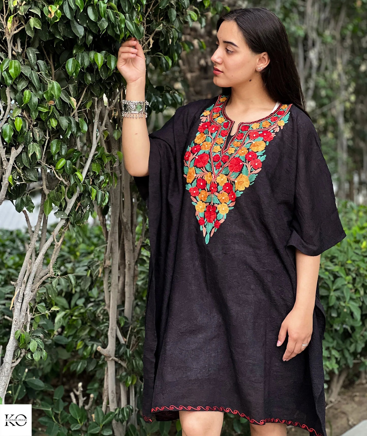 Black Floral Neck Embroidered Short Kaftan