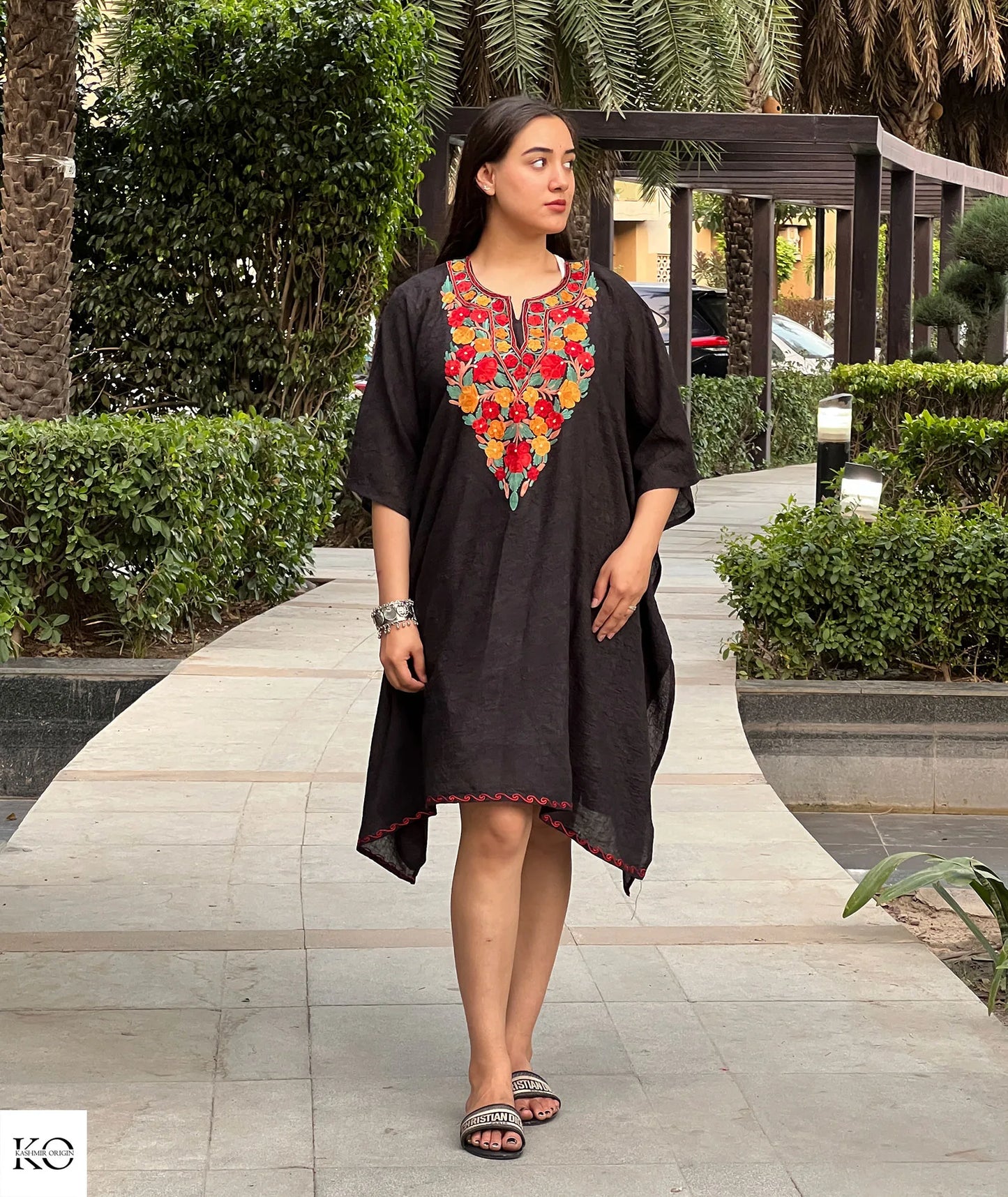 Black Floral Neck Embroidered Short Kaftan