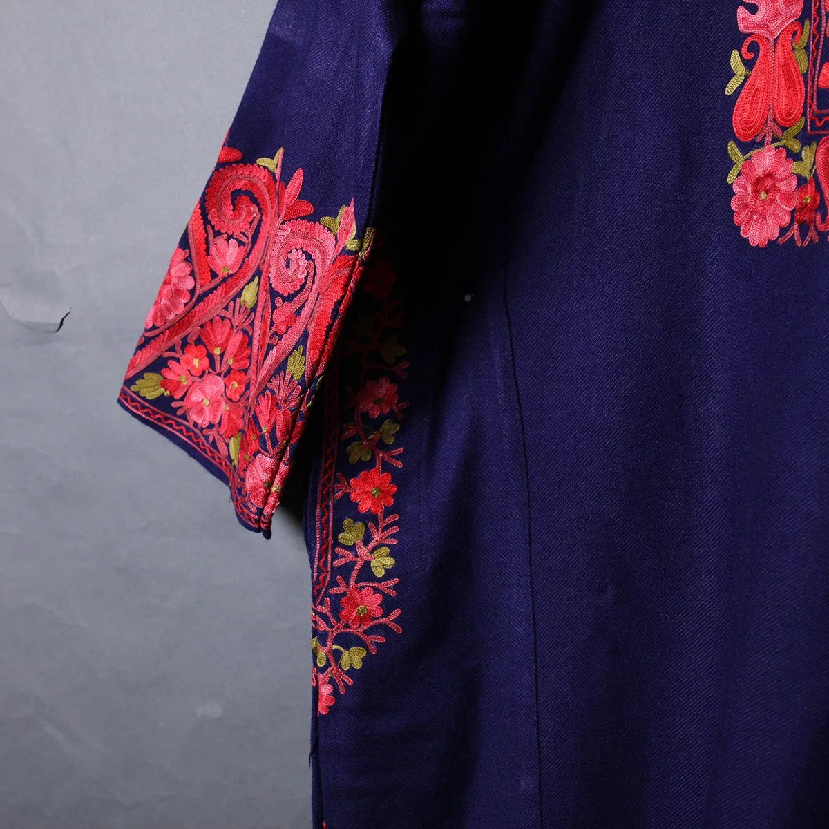 Blue Aari Embroidered Pheran