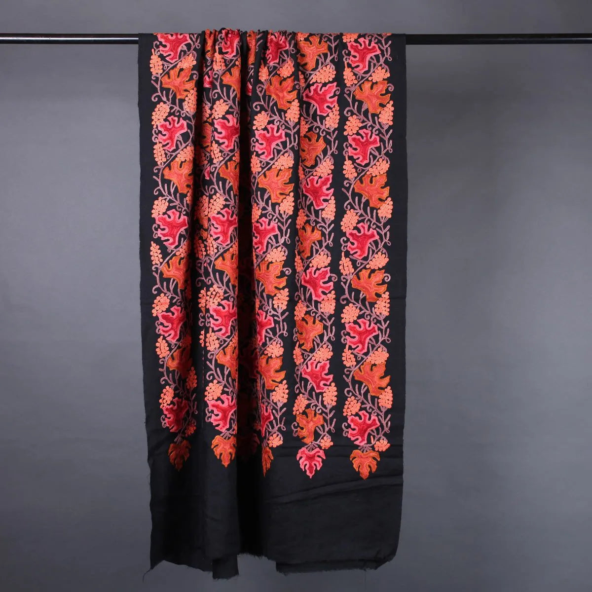 Black Base<br>  Chinar Design Embroidered Woolen Stole