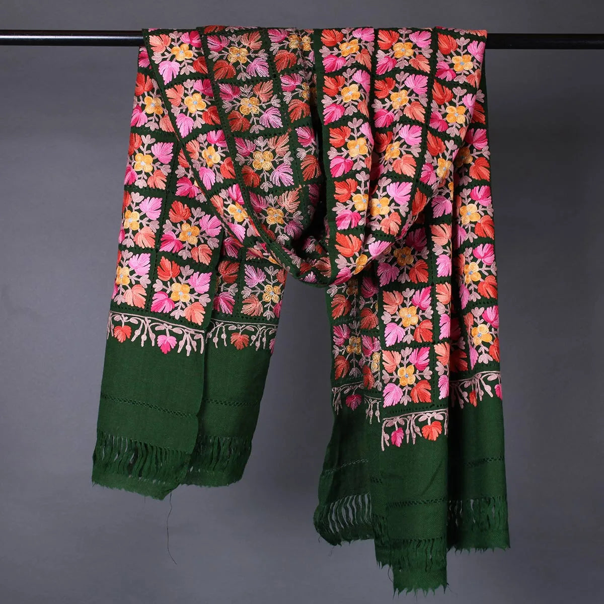 Green Base Chinar Design<br>  Embroidered Woolen Stole