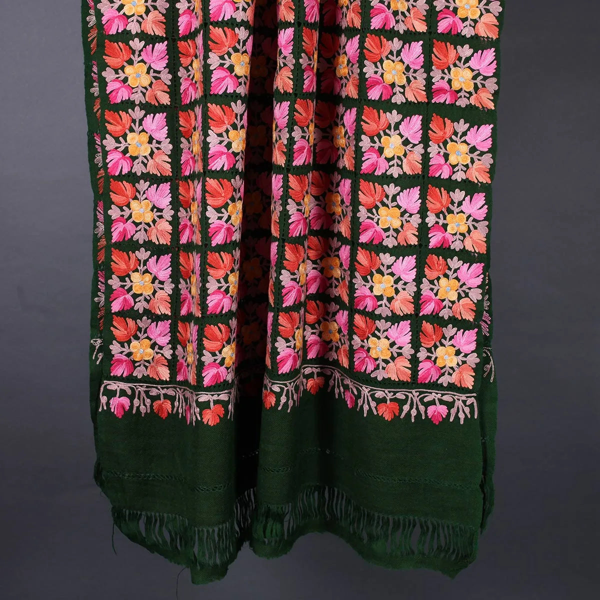 Green Base Chinar Design<br>  Embroidered Woolen Stole