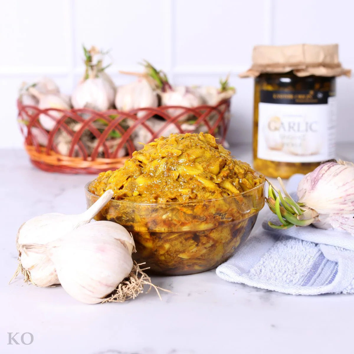 Kashmiri Garlic Yakhni Pickle