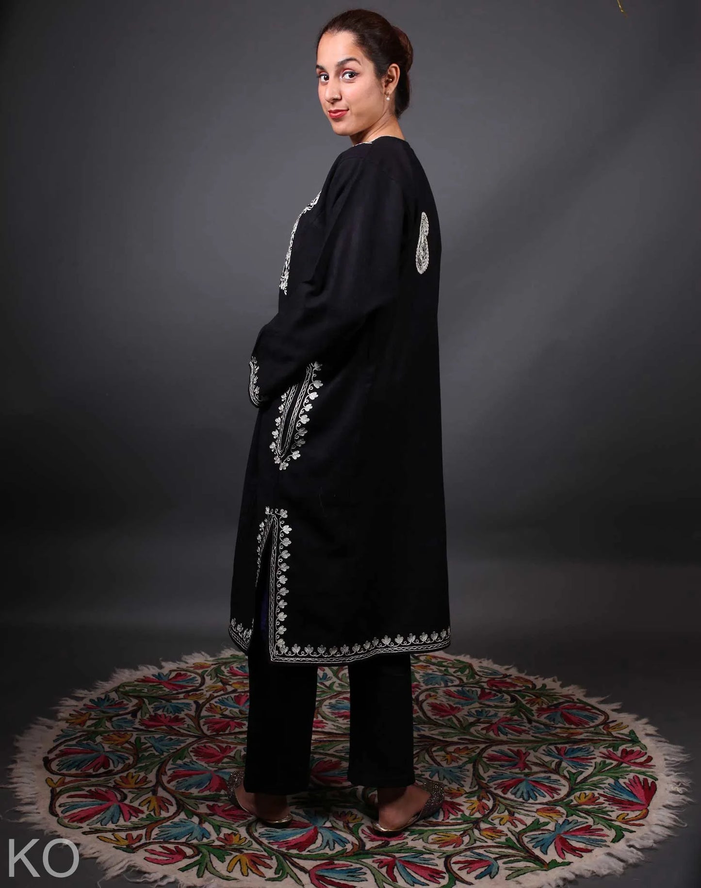 Black Base Zari Embroidered Pheran