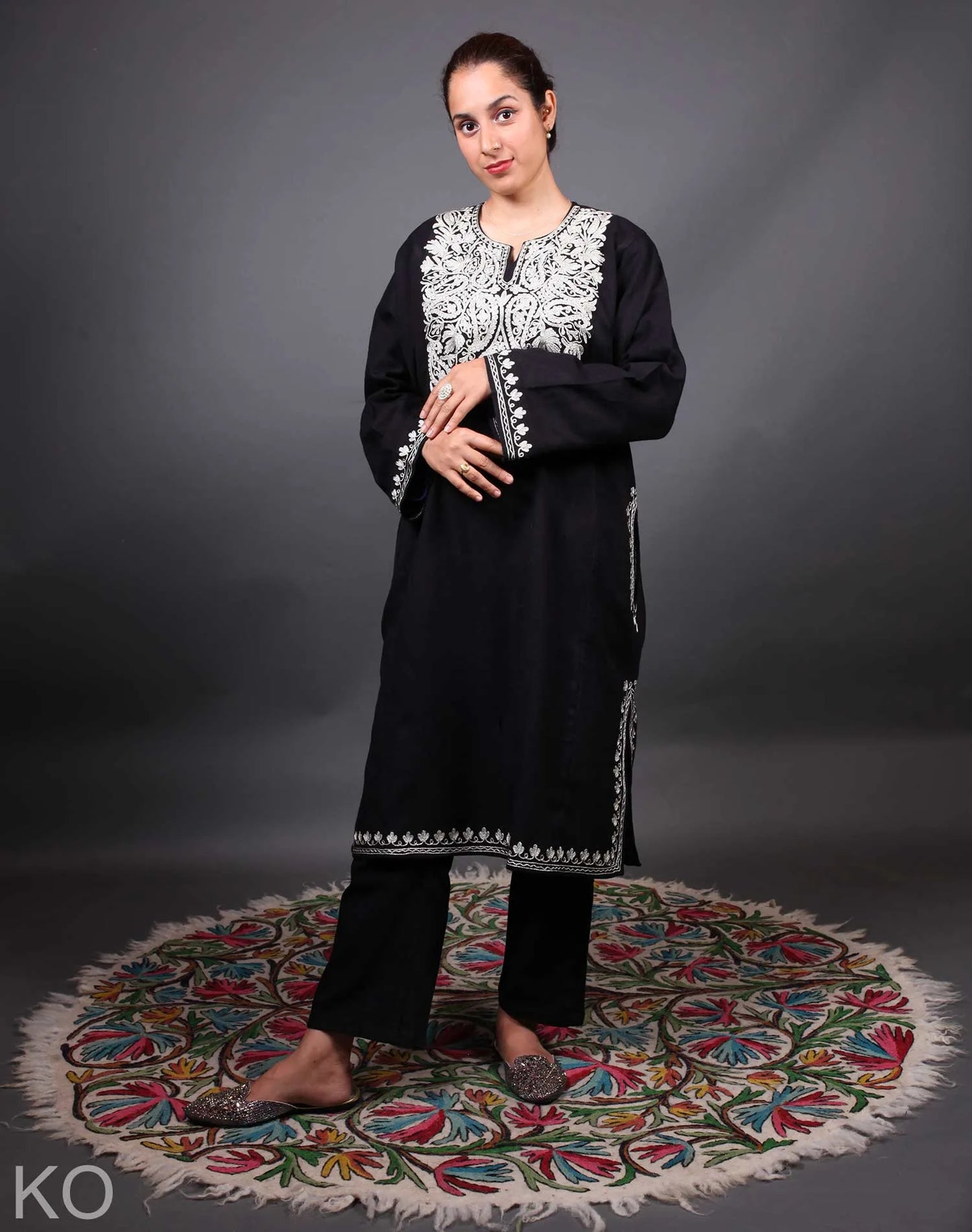 Black Base Zari Embroidered Pheran