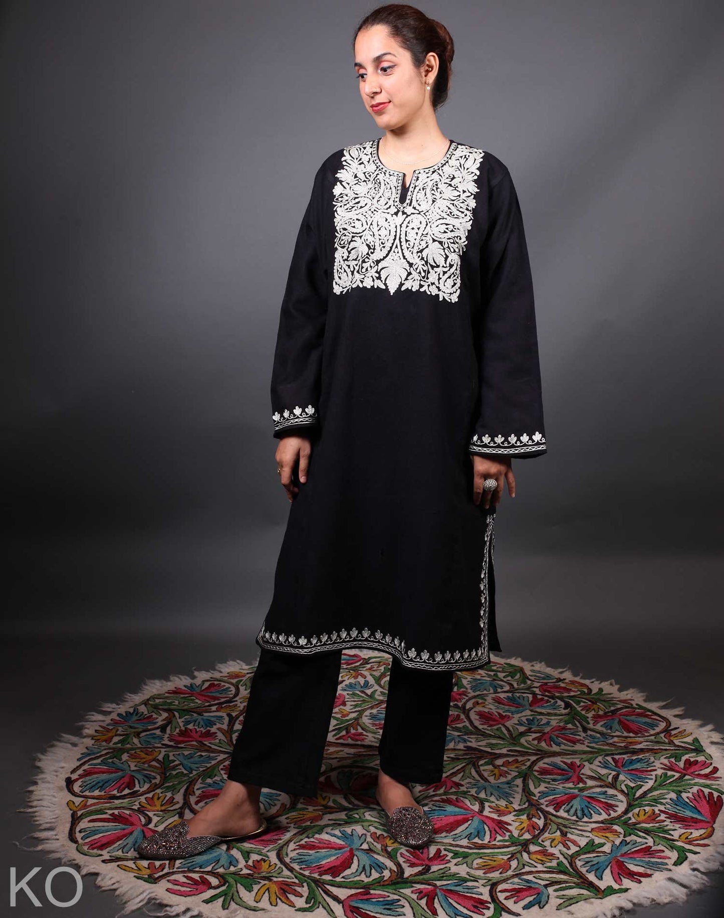 Black Base Zari Embroidered Pheran