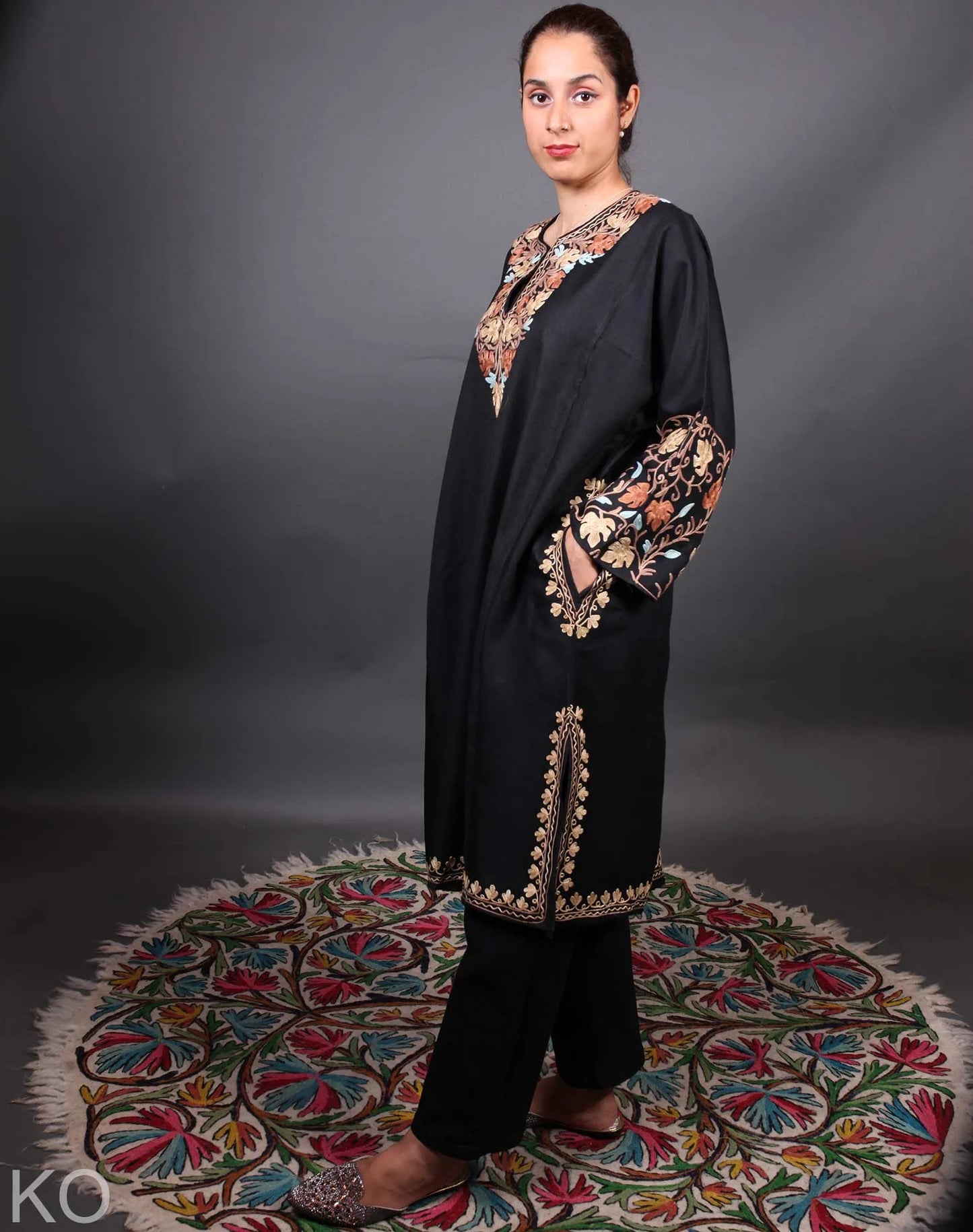 Black Aari Embroidered Woolen Pheran | Fine Wool