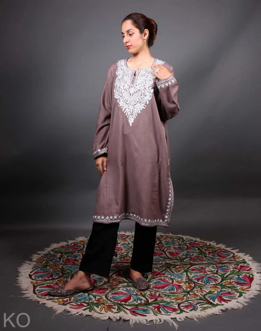 Natural Base Zari Embroidered Fine Wool Pheran