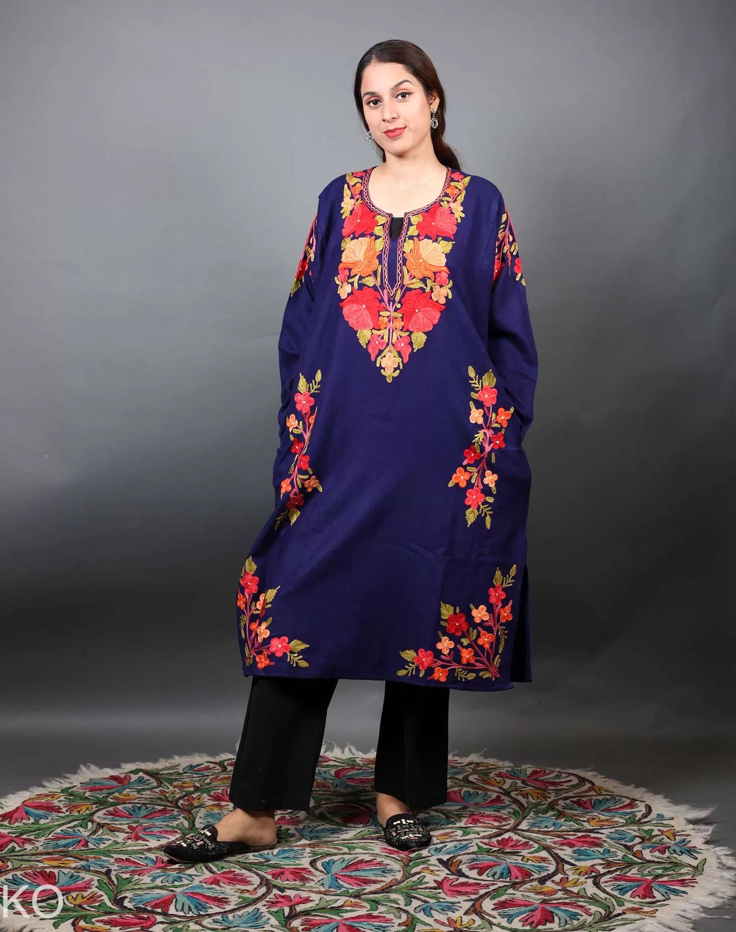 Floral Design Aari Embroidered Bootidar Phiran