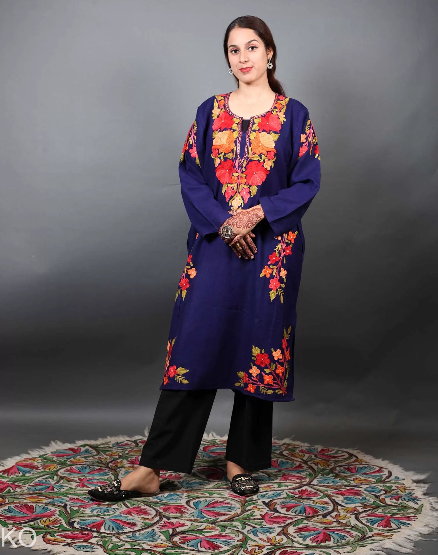 Floral Design Aari Embroidered Bootidar Phiran