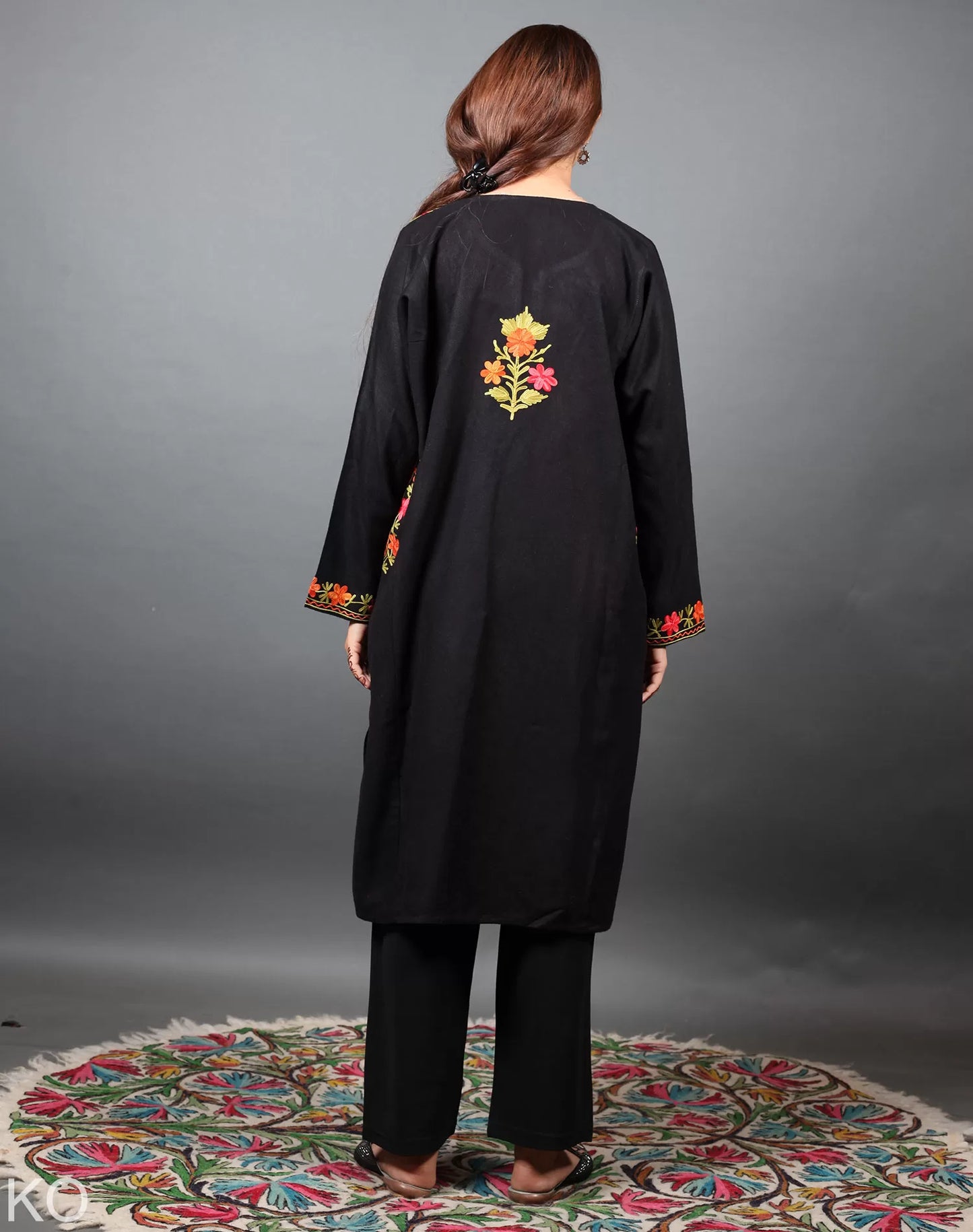 Black Poshkaar Design Aari Embroidered Phiran