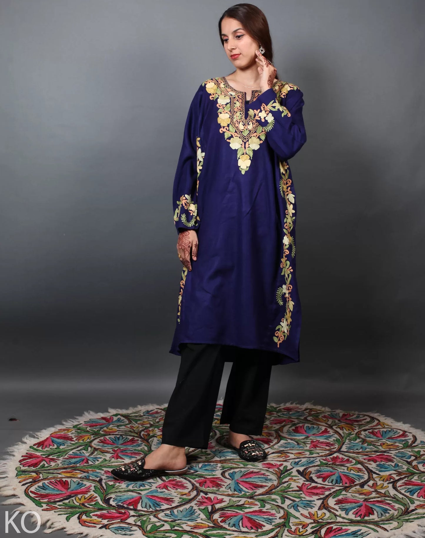 Blue Neck & Side Design  Aari Embroidered Phiran