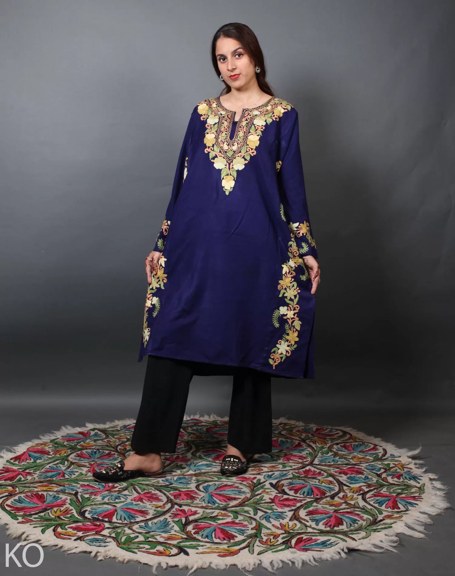 Blue Neck & Side Design  Aari Embroidered Phiran