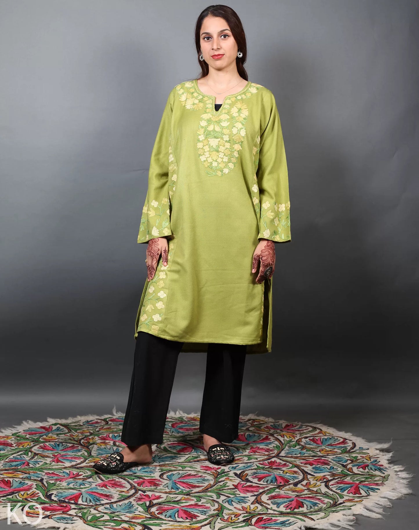 Fish Neck & Side Design Light Green Aari Embroidered Phiran