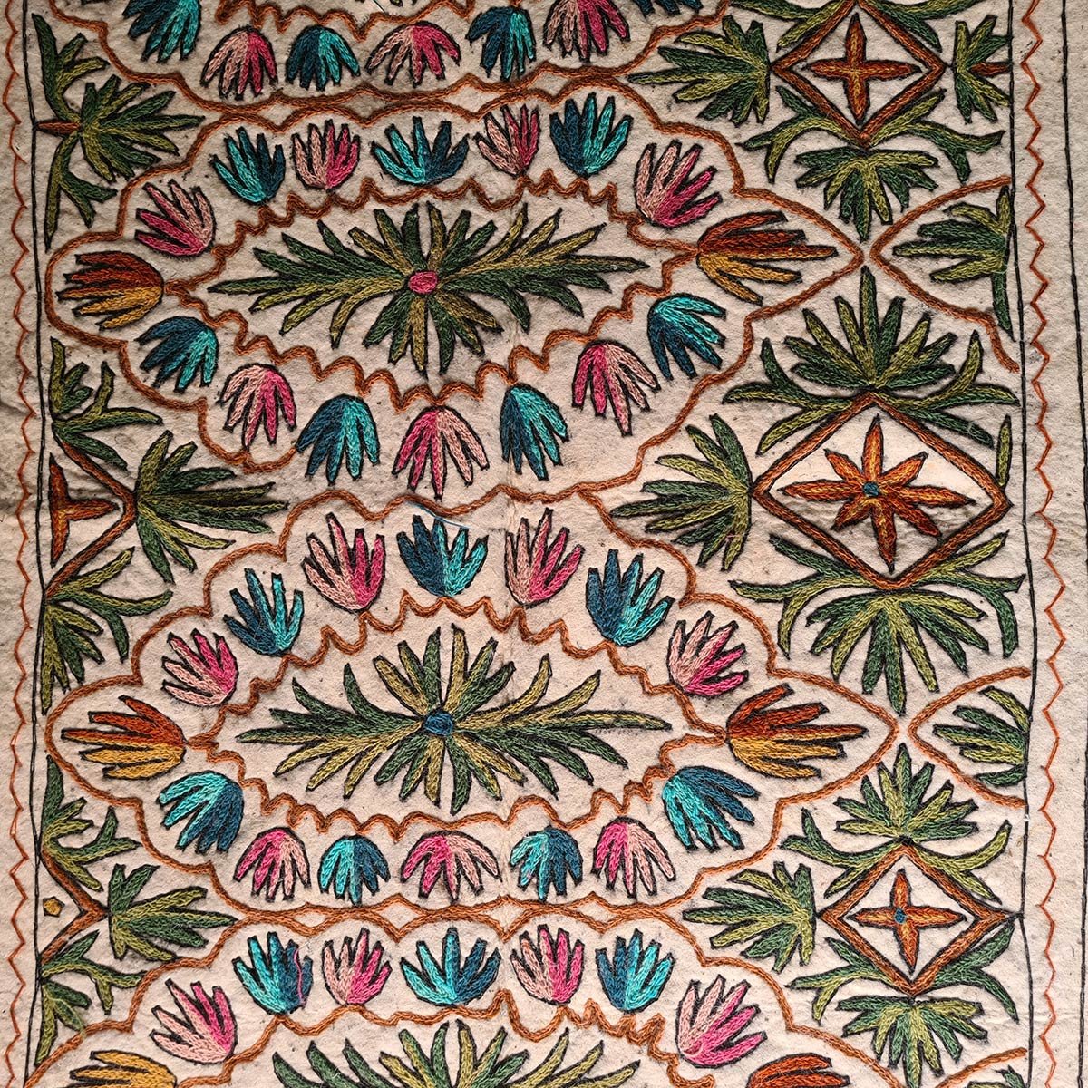 LEAF DESIGN HANDMADE AARI EMBROIDERED NAMDA 6X4 FT