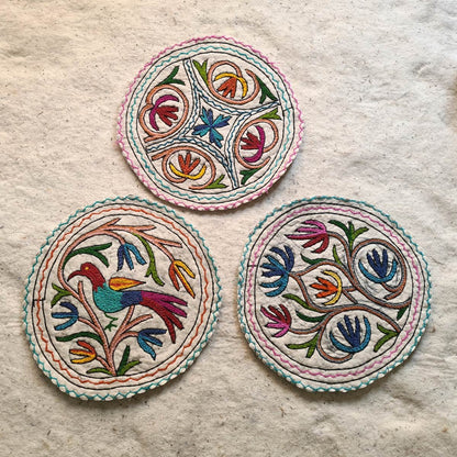 CHINAR DESIGN HANDMADE ROUND AARI EMBROIDERED NAMDA 2X2 FT