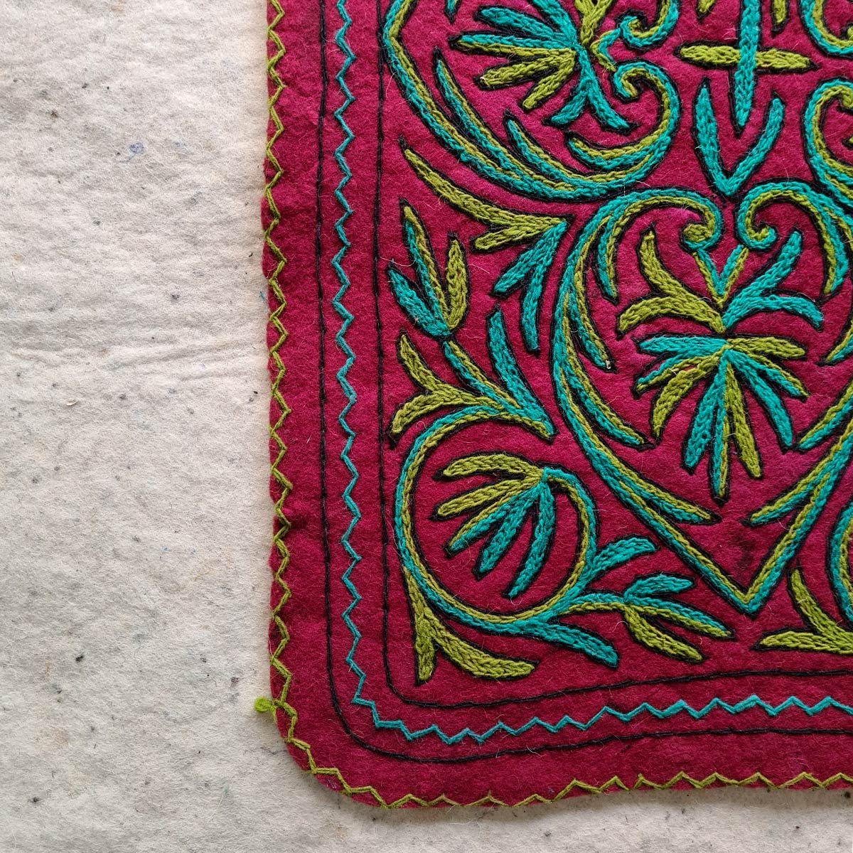 FAST PINK HANDMADE AARI EMBROIDERED NAMDA 2X3 FT