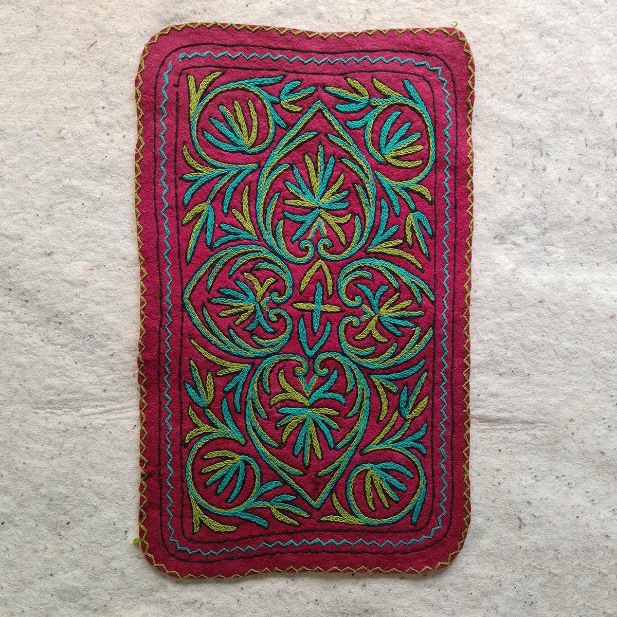 FAST PINK HANDMADE AARI EMBROIDERED NAMDA 2X3 FT