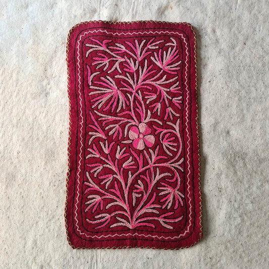 FAST PINK HANDMADE AARI EMBROIDERED NAMDA 2X3 FT