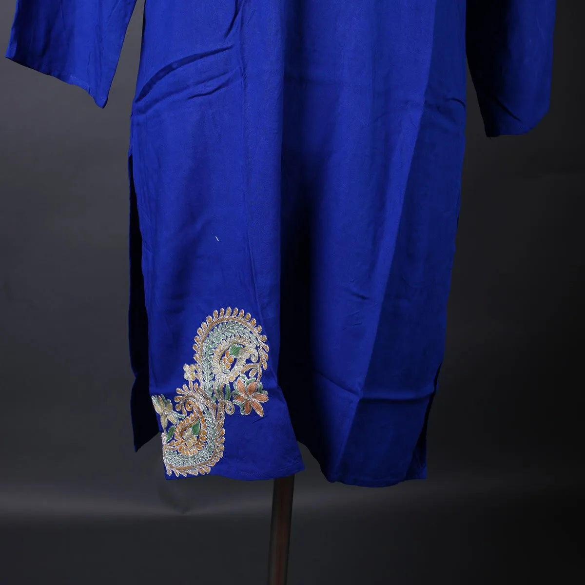 Blue Aari And Zari Embroidered Kurti