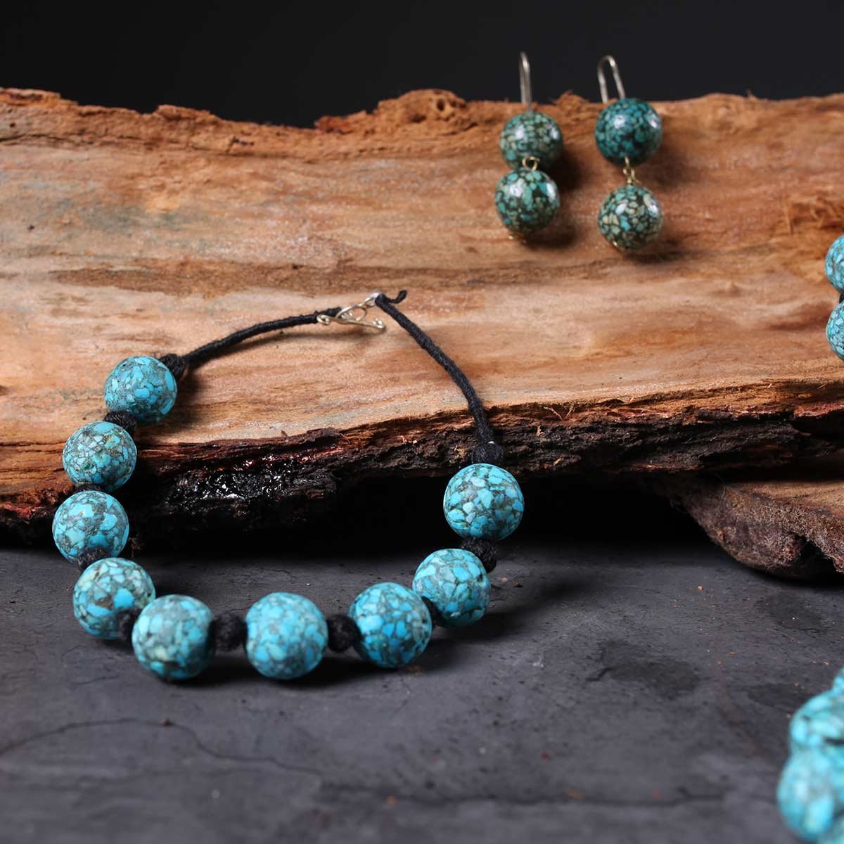 Turquoise Circular Chain Set